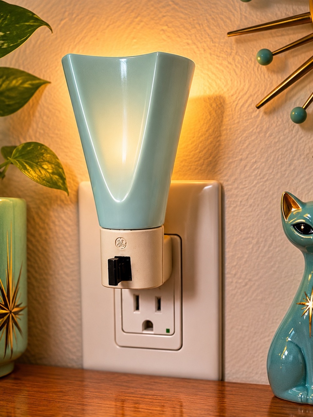 MCM Atomic Aqua color Night Light with ge logo